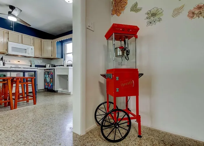 Pet Friendly 2b Games & Bbq - Walk To The Apartment Clearwater Beach