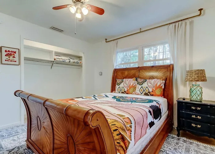 Pet Friendly 2b Games & Bbq - Walk To The Clearwater Beach
