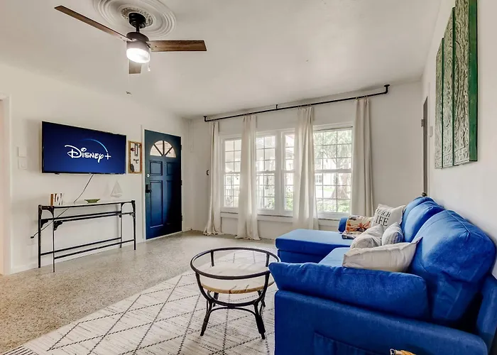Pet Friendly 2b Games & Bbq - Walk To The Clearwater Beach
