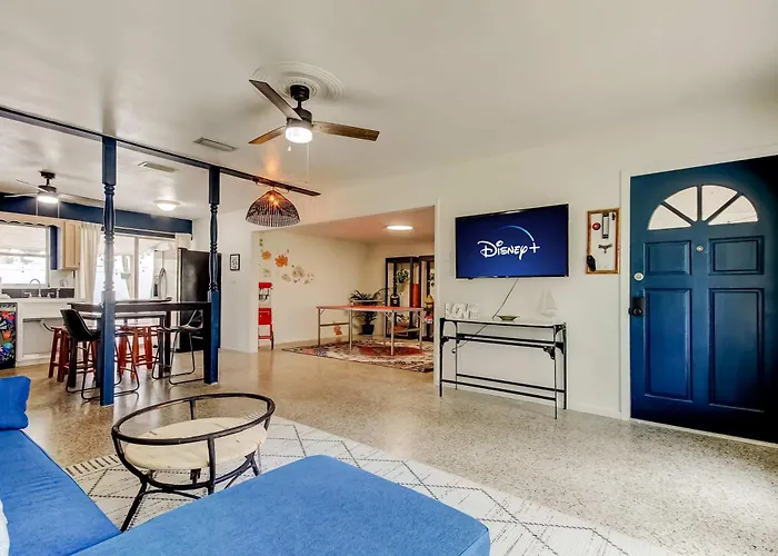 Pet Friendly 2b Games & Bbq - Walk To The Clearwater Beach